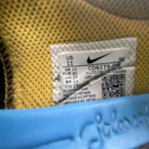 Nike shoes - Picture 3 of 3